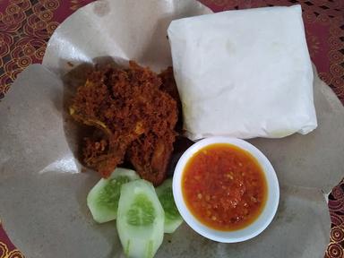 AYAM GEPREK SI MONTOK