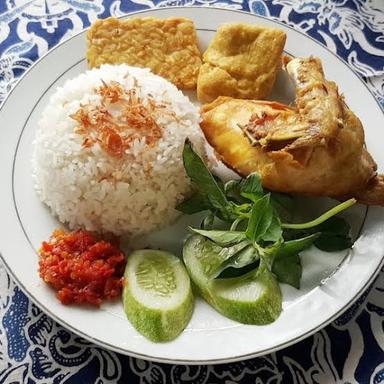 AYAM GORENG SAMBAL IJO, IBU YULI