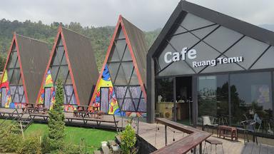 MERBABU VIEW & CAFE