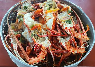 SEAFOOD PUTRA PESISIR