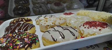 GISYA DONUTS