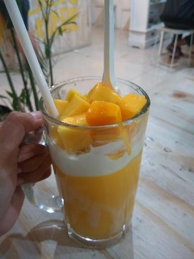 SITTICHAI THAILAND FOOD & MANGOS CAFE