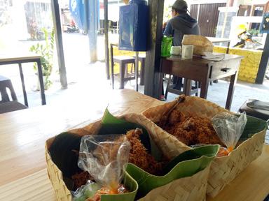 AYAM GORENG DAPUR MELATI