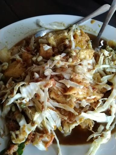 LOTEK DAN GADO-GADO BU BAGYO