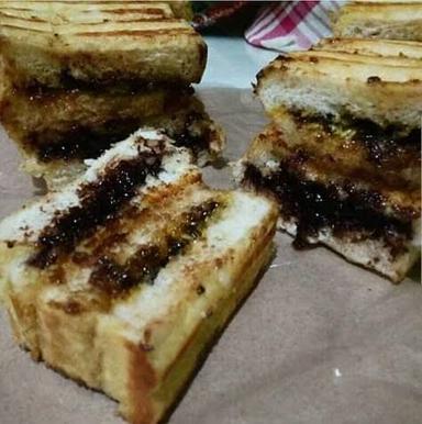 ROTI BAKAR RIZKY WEDOMARTANI