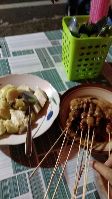 SATE AYAM & KAMBING CAK ALI MADURA ASLI