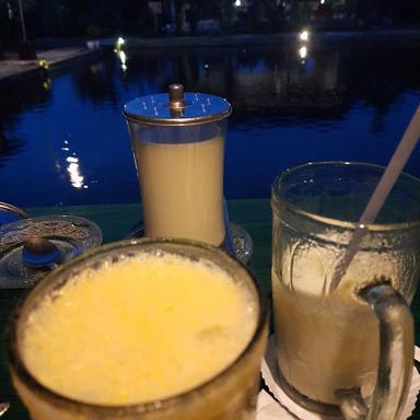 SPESIAL SUSU SEGAR & ROTI BAKAR