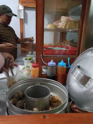 BAKSO & MIE AYAM ENGGAL