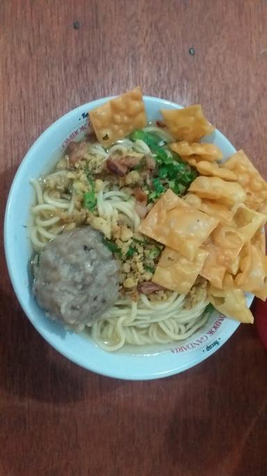 BAKSO & MIE AYAM ENGGAL