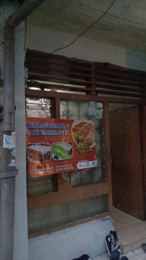 TERANG BULAN DAN ROTI BAKAR AGUS