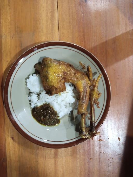 BEBEK DAN AYAM GORENG PAK DUL