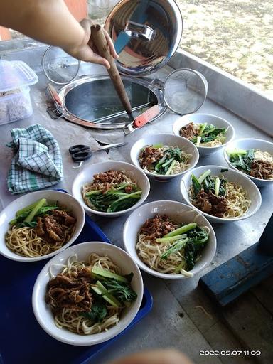 MIE AYAM A.A