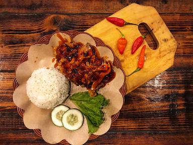 AYAM GEPREK KEMBAR JOGJA