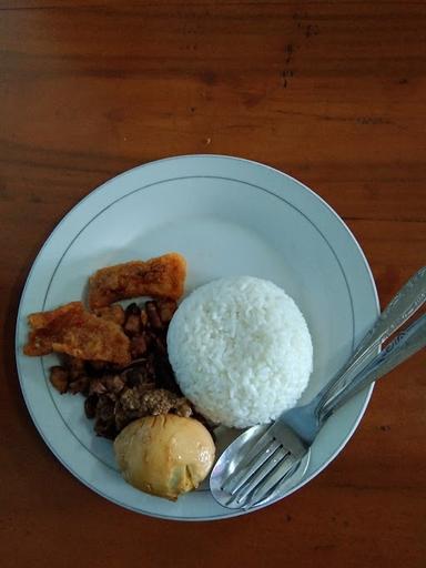 GUDEG MBAREK BU HJ AMAD NGABEAN