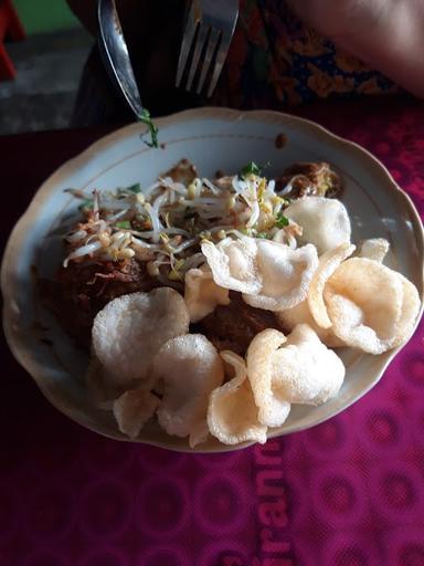 RUJAK CINGUR & LONTONG BALAP (RUCING LOBAP)