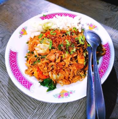 WARUNG BAKMI BU MARMI