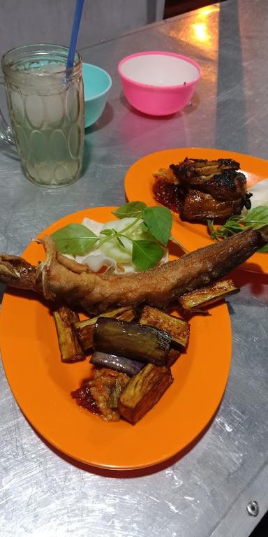 WARUNG MAKAN LESEHAN INTAN