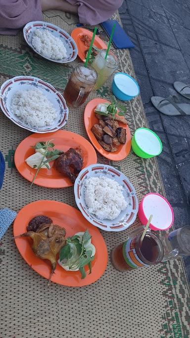 WARUNG MAKAN LESEHAN INTAN