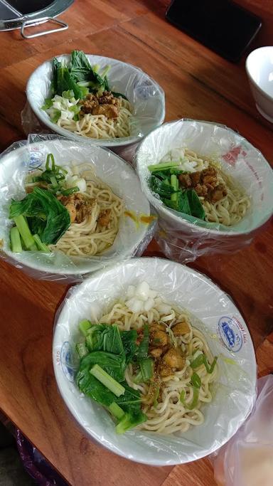 MIE AYAM PANGSIT-MBAK SITA