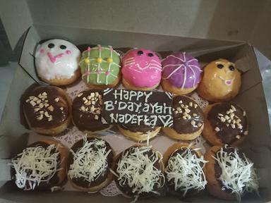 DONAT BHUNTING FAAFAA CAKE COKIES