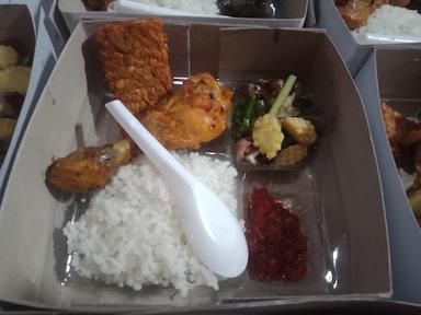 AYAM GORENG INGKUNG BUK NUR