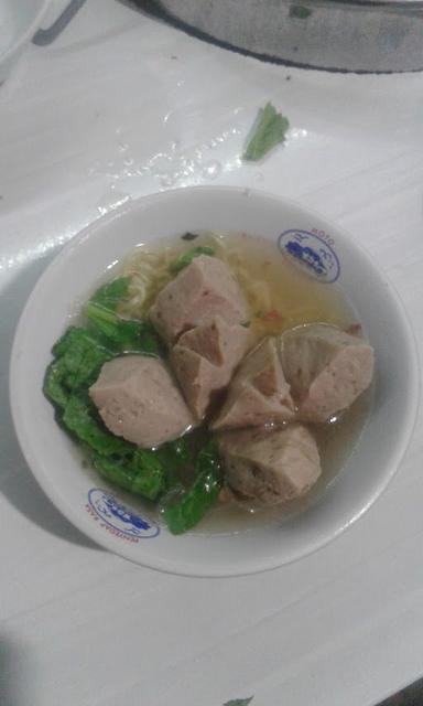 BAKSO JUMBO & MIE AYAM  CAHAYA 