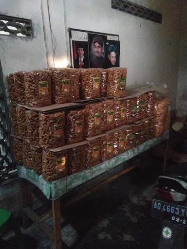 KUE SUMPIA SARIRASA/JAYA SNACK