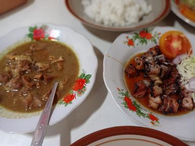 SATE KAMBING PAK SLAMET BRAJAN