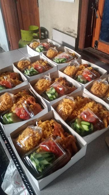 AYAM GORENG IBU SUYANTI