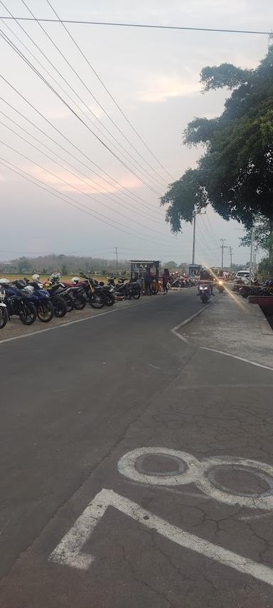 BANDARA STREET FOOD