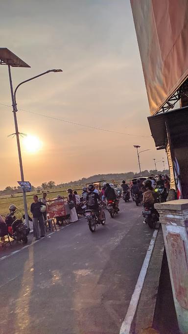 BANDARA STREET FOOD