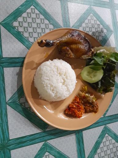 BEBEK DAN AYAM GORENG MBAK IMA