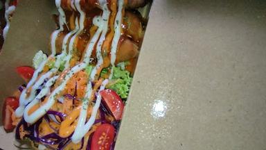 DAPUR SALAD MAMA VELLA