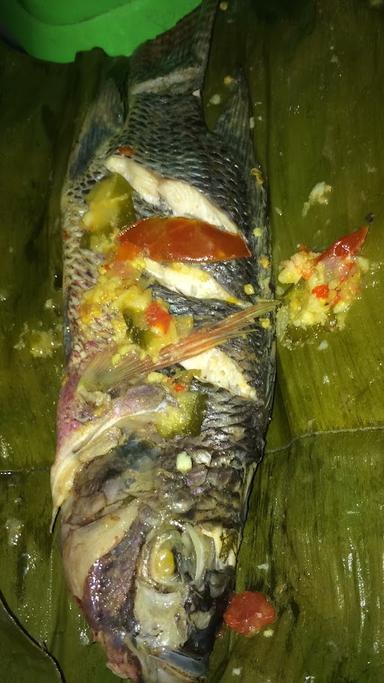 PEPES IKAN PAK GOMBLOH