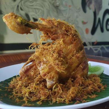 RICA ENTOK, NASI GORENG MIE GORENG & SPESIAL AYAM ( LESEHAN WAROENG WEDANGAN )