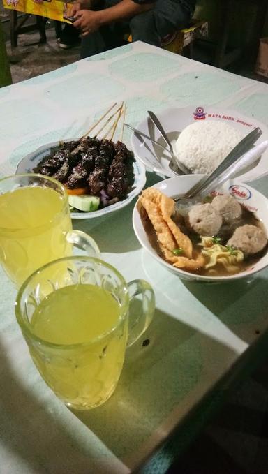 WARUNG SATE KAMBING, BAKSO DAN MIE AYAM PAK YONO