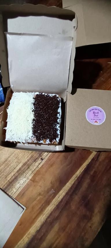 LOYANG DUA PUTRIBOLU JADUL DAN ANEKA KUE RUMAHAN