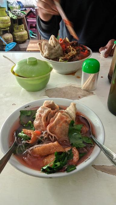 RESTORAN MIE AYAM DAN BAKSO BLEMBEMAN