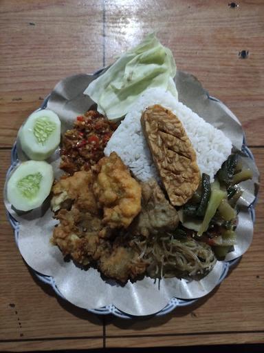 WARUNG SOPONYONO