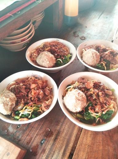 MIE AYAM BAKSO CUSS