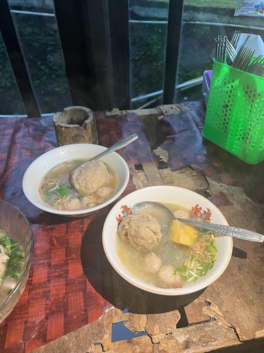 WARUNG BAKSO TEH LASTRI KUNINGAN