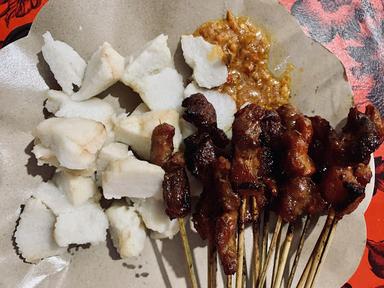 SATE BABI BAWAH SORONGAN