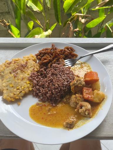 DAPUR KECIL LEMBONGAN