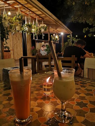 MAMBO BEACH RESTAURANT | BEACH BAR & CAFE NUSA PENIDA