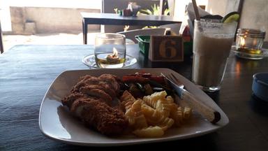 NYOMAN'S WARUNG