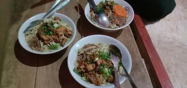 MIE AYAM MANGGA DUA