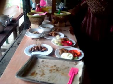 WARUNG SATE SADULUR ( IBU PIPIH )