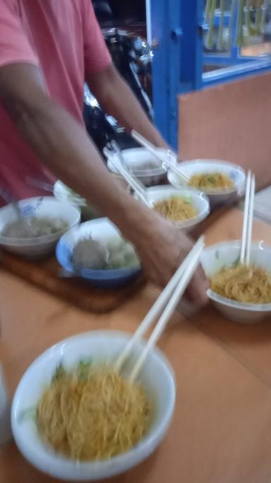 MIE BAKSO DAN BATAGOR ABRAG