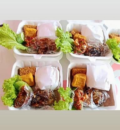 AYAM PENYET CIKAL IBU