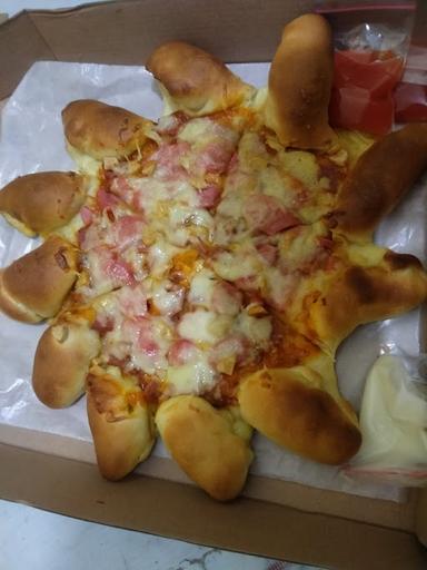 PIZZA HOME MADE MAMAH RAKHA